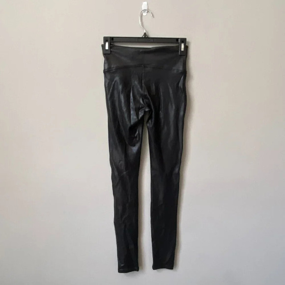 Spanx Faux Leather Leggings Black 2437 Stretch Pull On Shaping Women's Small S - Picture 3 of 16